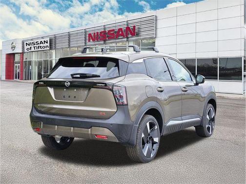 Canyon Bronze M 2026 Nissan Kicks SR