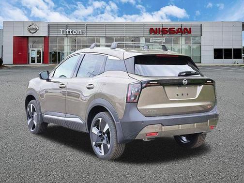 Canyon Bronze M 2026 Nissan Kicks SR