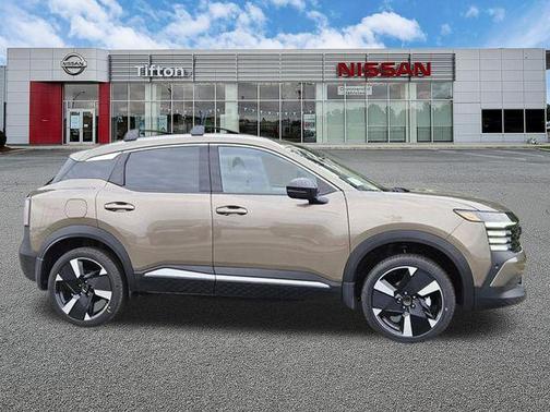 Canyon Bronze M 2026 Nissan Kicks SR