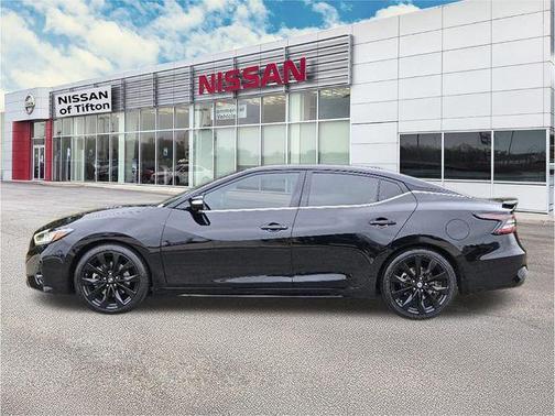 2023 Nissan Maxima SR