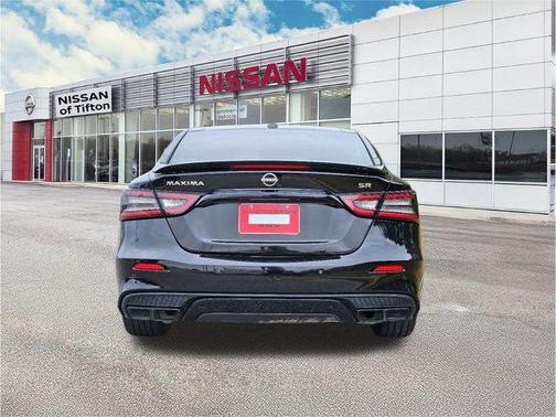 2023 Nissan Maxima SR