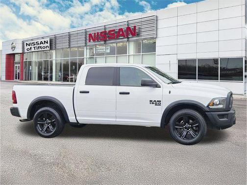 Bright White Clearcoat 2024 RAM 1500 Classic SLT