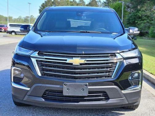 Mosaic Black Metallic 2023 Chevrolet Traverse LT Leather