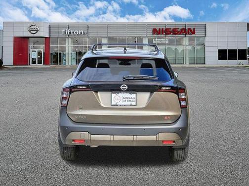 Canyon Bronze M 2026 Nissan Kicks SR