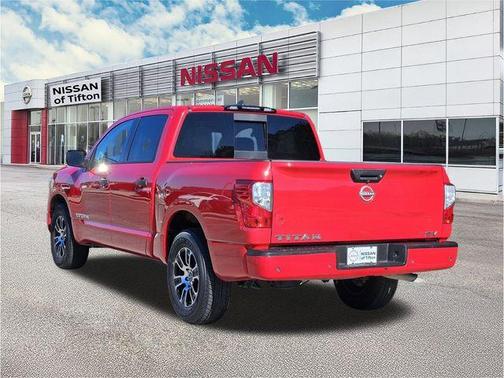 2023 Nissan Titan SV