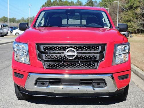 2023 Nissan Titan SV