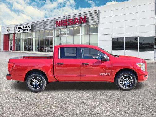 2023 Nissan Titan SV