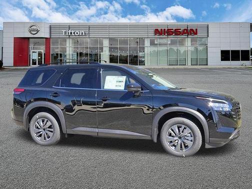 Black 2026 Nissan Pathfinder SV