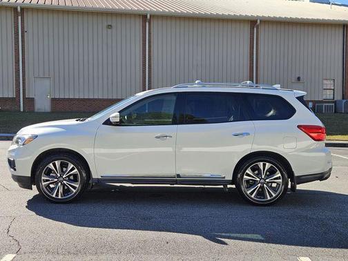 2020 Nissan Pathfinder Platinum