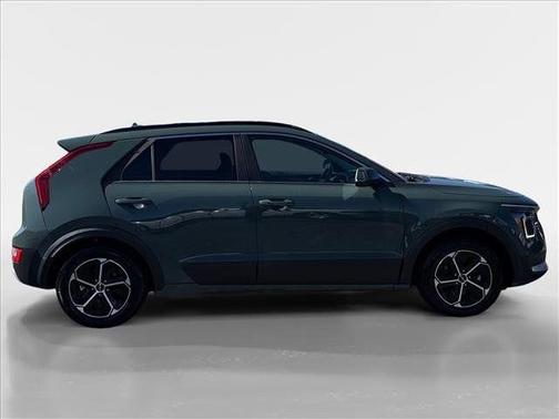 Green 2023 Kia Niro EX