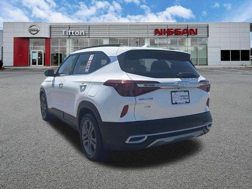 Snow White Pearl 2023 Kia Seltos S