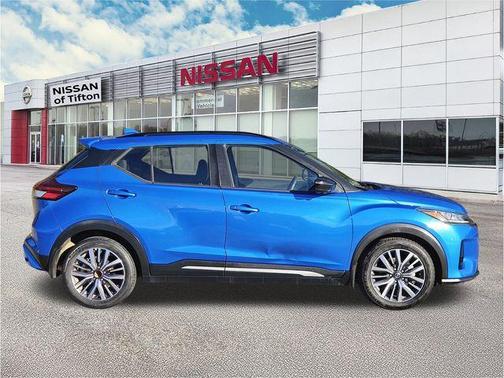 2021 Nissan Kicks SR
