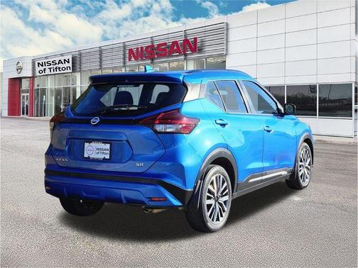 2021 Nissan Kicks SR