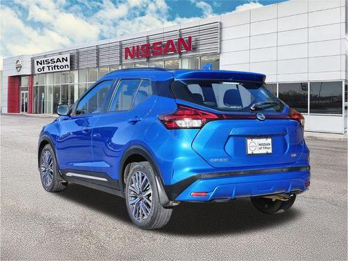 2021 Nissan Kicks SR