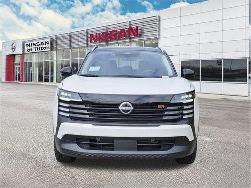 2t Wht Blk Roof 2026 Nissan Kicks SR