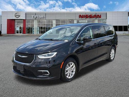 Diamond Black 2024 Chrysler Pacifica Touring-L