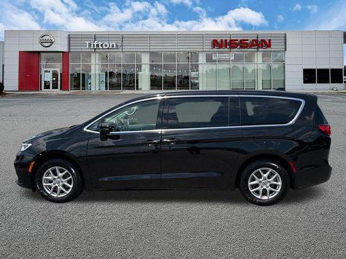 Diamond Black 2024 Chrysler Pacifica Touring-L