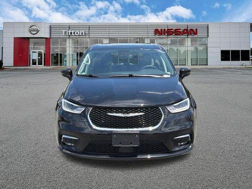 Diamond Black 2024 Chrysler Pacifica Touring-L