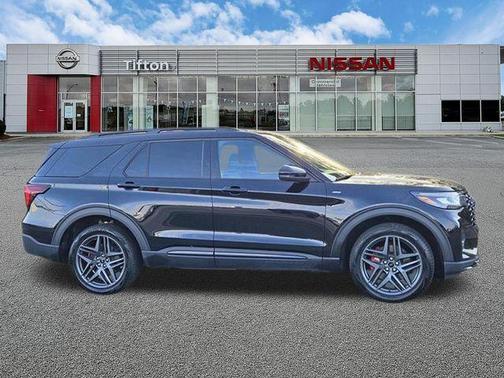 Black Metallic 2025 Ford Explorer ST-Line