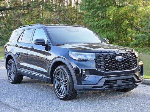 Black Metallic 2025 Ford Explorer ST-Line