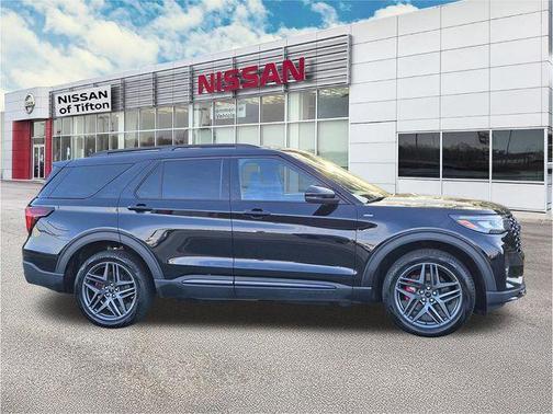 Black Metallic 2025 Ford Explorer ST-Line