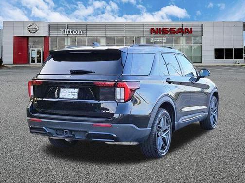 Black Metallic 2025 Ford Explorer ST-Line