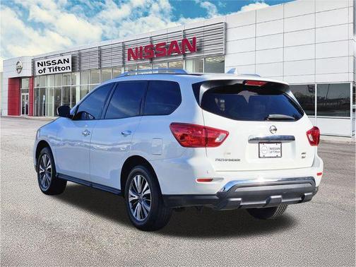 2020 Nissan Pathfinder SV