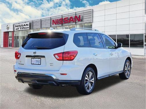 2020 Nissan Pathfinder SV