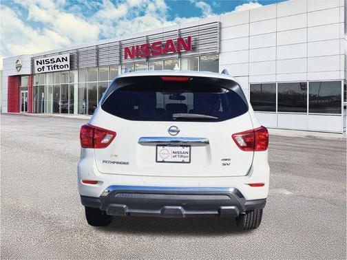 2020 Nissan Pathfinder SV