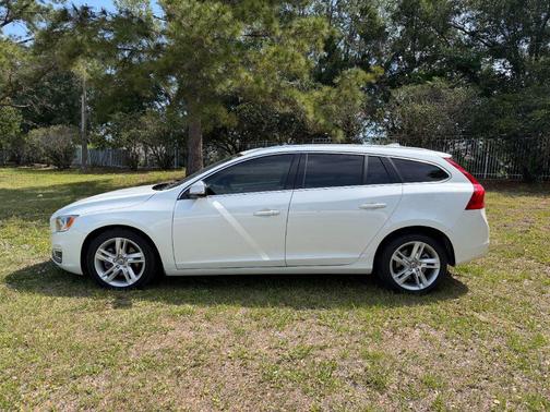 Crystal White Pearl 2015 Volvo V60 T5 Premier Plus