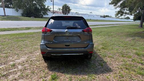 Gun Metallic 2017 Nissan Rogue SV