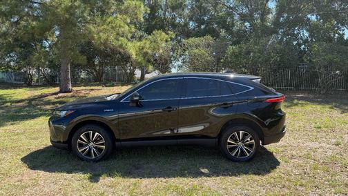 Black 2021 Toyota Venza LE