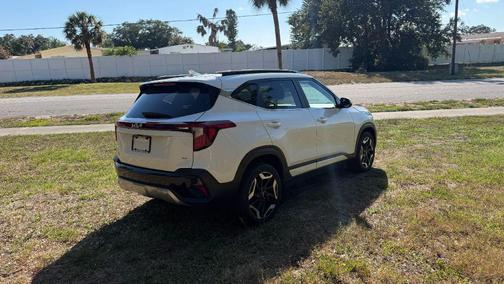 Snow White Pearl 2024 Kia Seltos SX Turbo