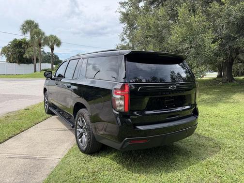 Black 2024 Chevrolet Suburban 4WD Z71