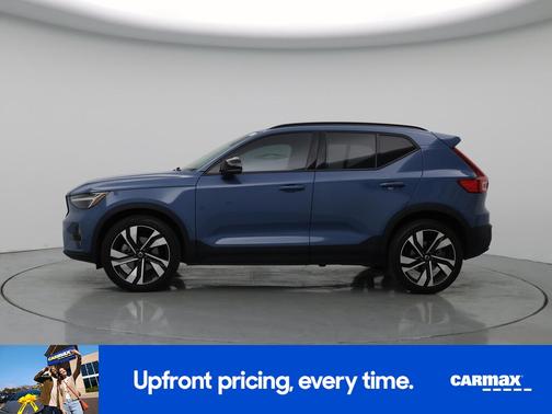 Blue 2024 Volvo XC40 B5 Ultimate Dark Theme