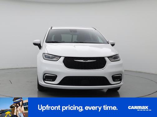 White 2023 Chrysler Pacifica Touring