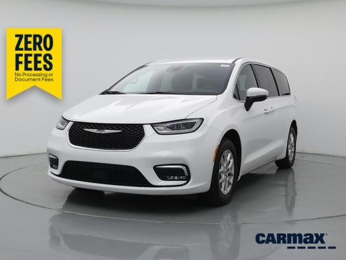 White 2023 Chrysler Pacifica Touring