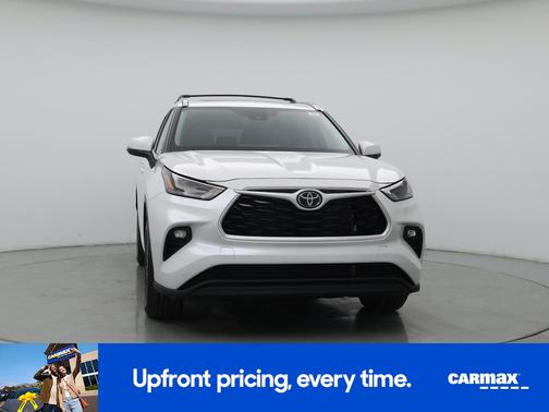 Pearl 2025 Toyota Highlander XLE