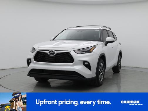 Pearl 2025 Toyota Highlander XLE