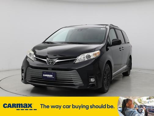 2019 Toyota Sienna XLE