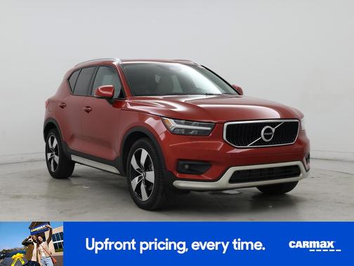 2022 Volvo XC40 T5 Momentum