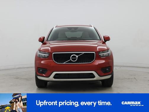 2022 Volvo XC40 T5 Momentum