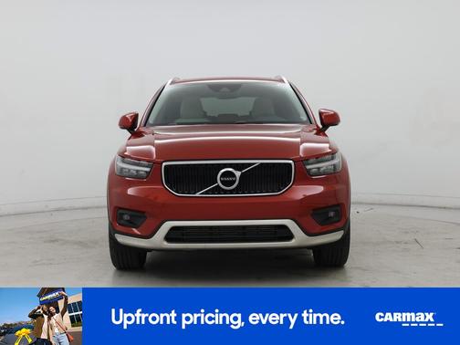 Red 2022 Volvo XC40 T5 Momentum