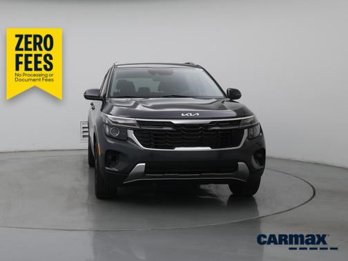 Gray 2024 Kia Seltos EX