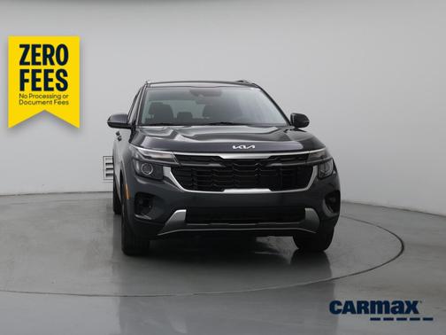 Gray 2024 Kia Seltos EX