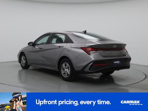 Gray 2024 Hyundai ELANTRA SE