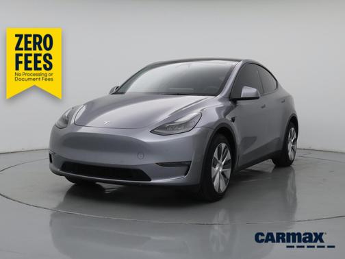 Silver 2024 Tesla Model Y Long Range