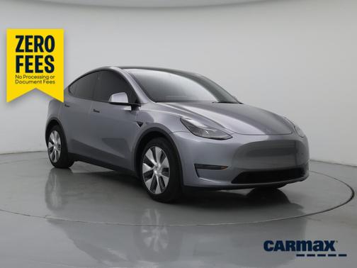 Silver 2024 Tesla Model Y Long Range