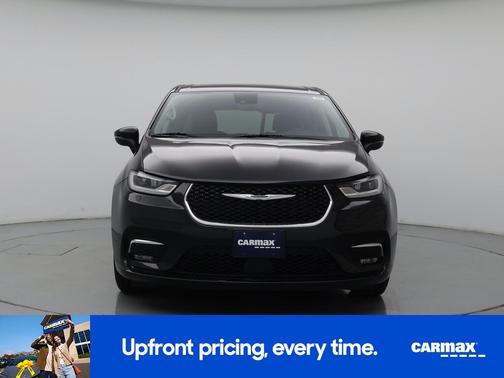 Black 2023 Chrysler Pacifica Touring L