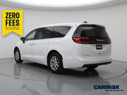 White 2025 Chrysler Pacifica Select